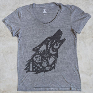 BELLWOODS BREWERY | Women's Gray Wizard Wolf Graphic Short Sleeve Tee M